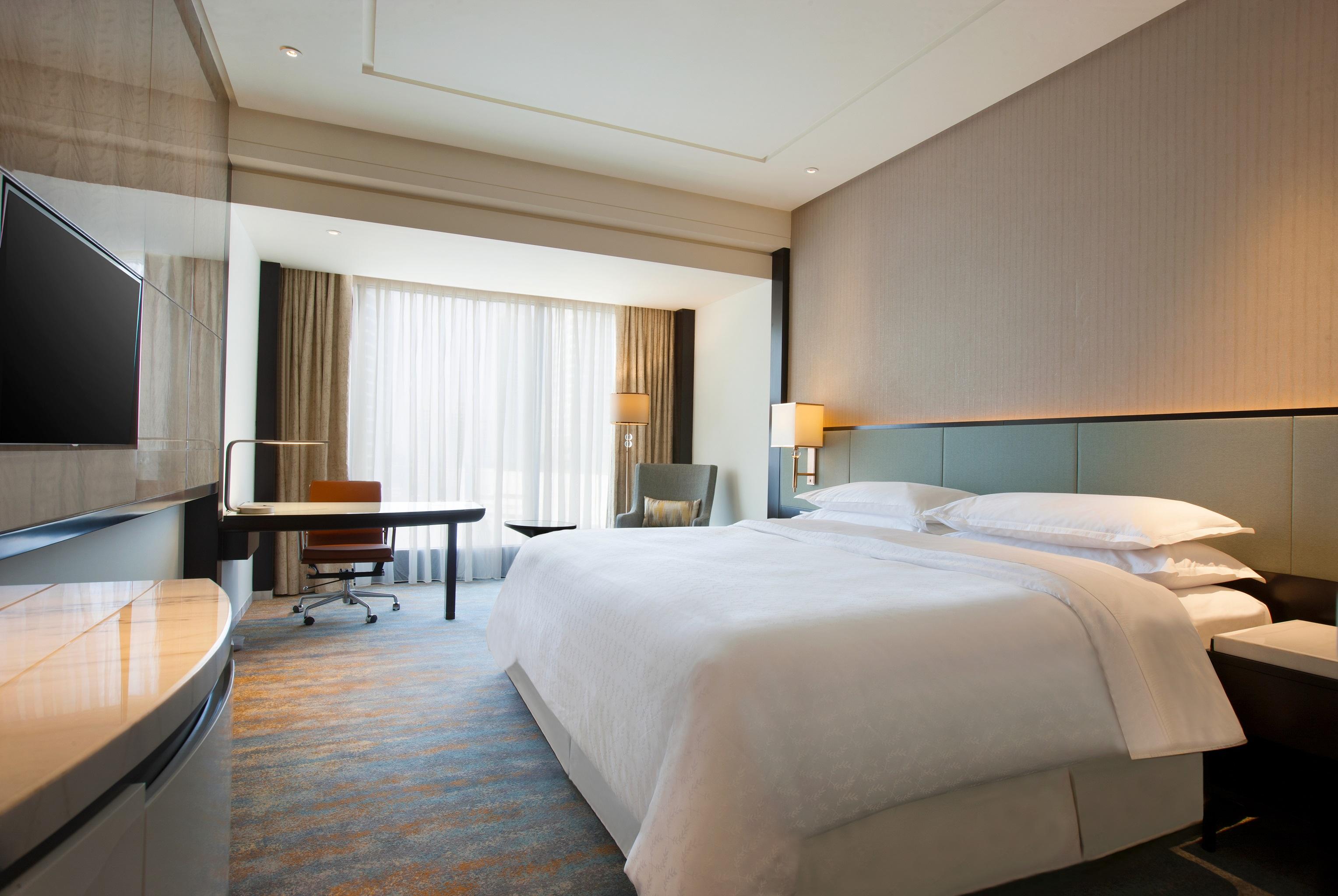 Sheraton Grand Gandaria 5*