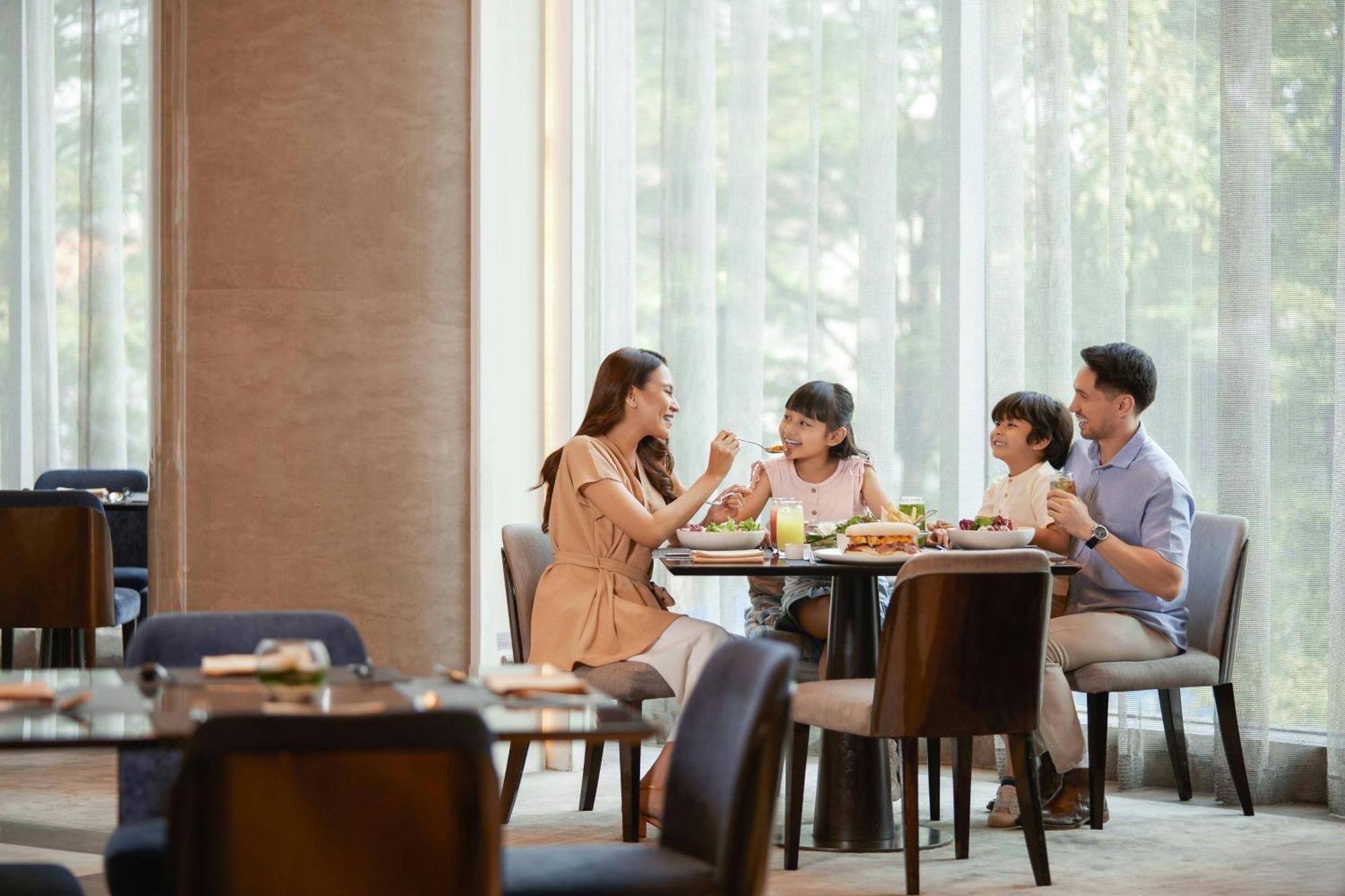 Sheraton Grand Gandaria Hotel 5*